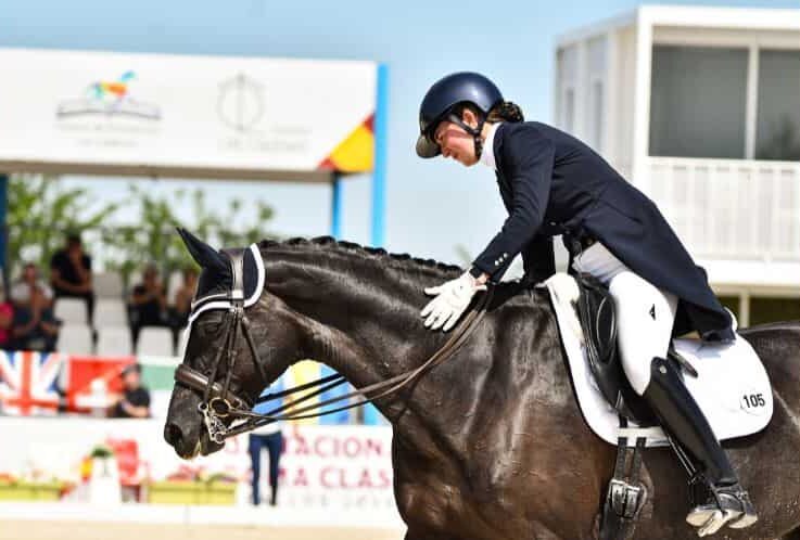 Júlia Álvarez Abad Las Cadenas Dark Rose